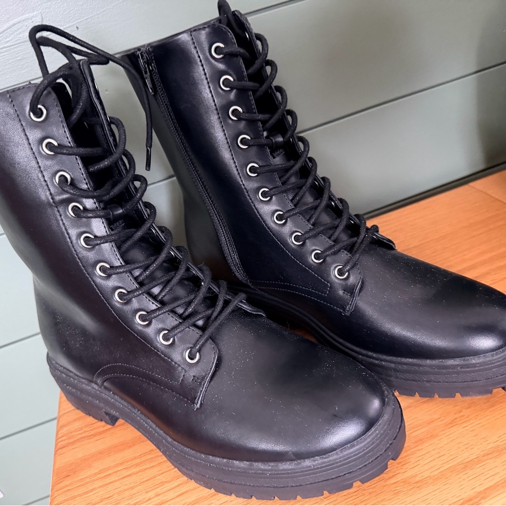 NWOT GAP True Black Lace-Up Boots Vegan Leather Moto Boots